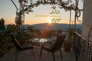 Image of the Artists Colony Inn in Israel