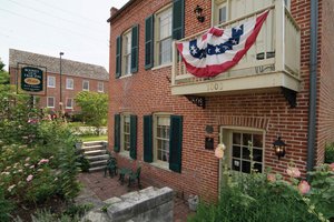 Image of the Boone's Lick Trail Inn in Missouri