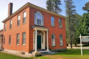 Image of the Colony House Bed & Breakfast in New