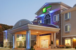 Image of the Holiday Inn Express & Suites Meriden By IHG in Connecticut