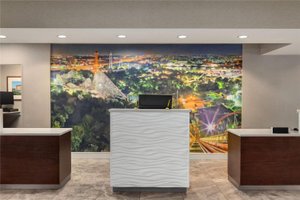 Image of the La Quinta Inn & Suites By Wyndham Arlington North 6 Flags Dr in Texas