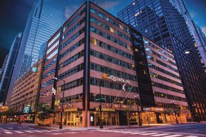 Image of the La Quinta Inn & Suites By Wyndham Chicago Downtown in Illinois