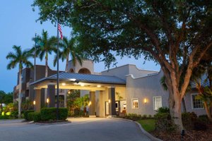 Image of the La Quinta Inn & Suites By Wyndham Ft. Myers-Sanibel Gateway in Florida