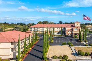 Image of the La Quinta Inn & Suites by Wyndham Paso Robles in California