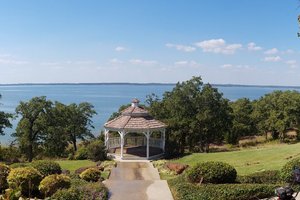 Image of the Lone Star Lodge Resort & Marina in Texas