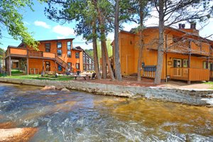 Image of the Murphy's River Lodge in Colorado