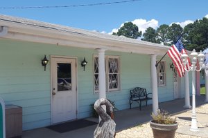 Image of the Pilot House Inn in United