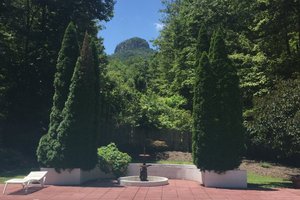 Image of the Pilot Knob Inn in North