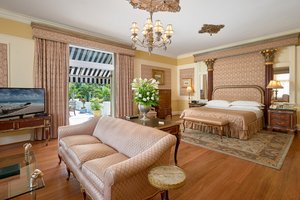 Image of the Terra Nova All-Suite Hotel in Jamaica