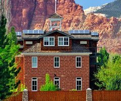 Image of the Torrey Schoolhouse Bed & Breakfast Inn in Utah
